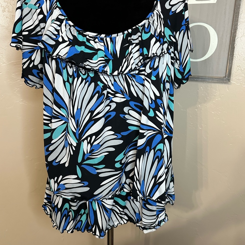 XL multicolor east 5th shirt